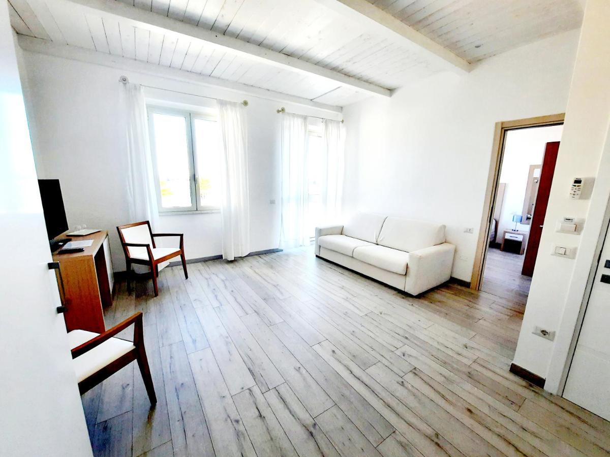 La Promenade Rooms & Suites Olbia Eksteriør billede